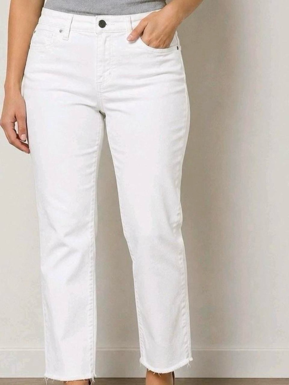 A.N.A white mid-rise straight jeans Size 6 Petite